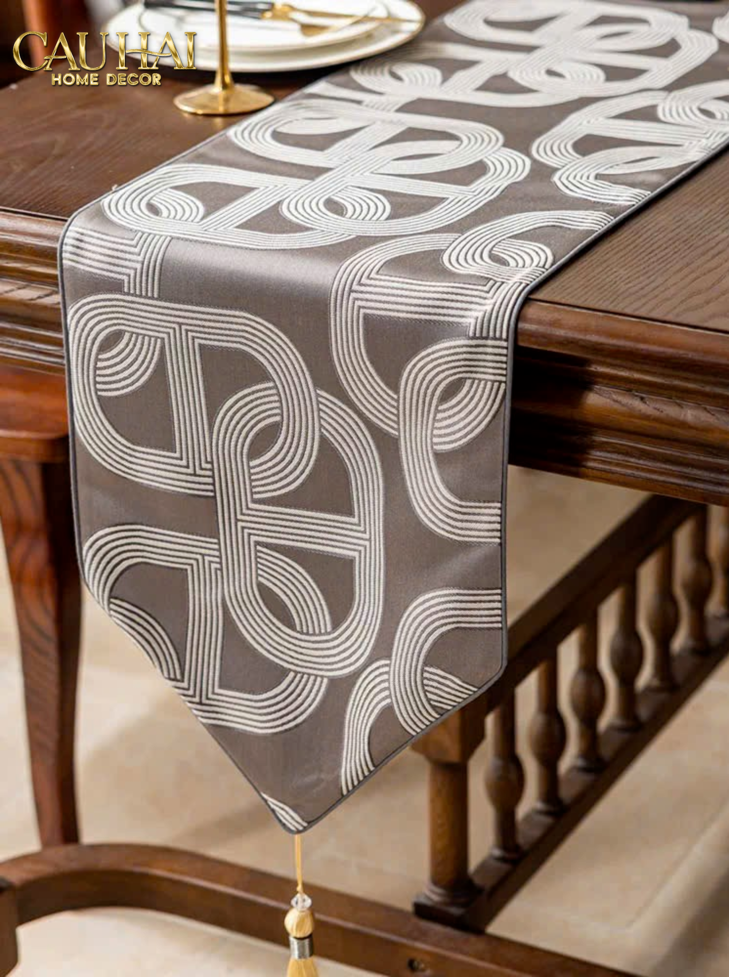 KHĂN TRẢI BÀN - SATIN CHAÎNE D’ANCRE GRIS 32x240-3- Cậu Hai Home Decor
