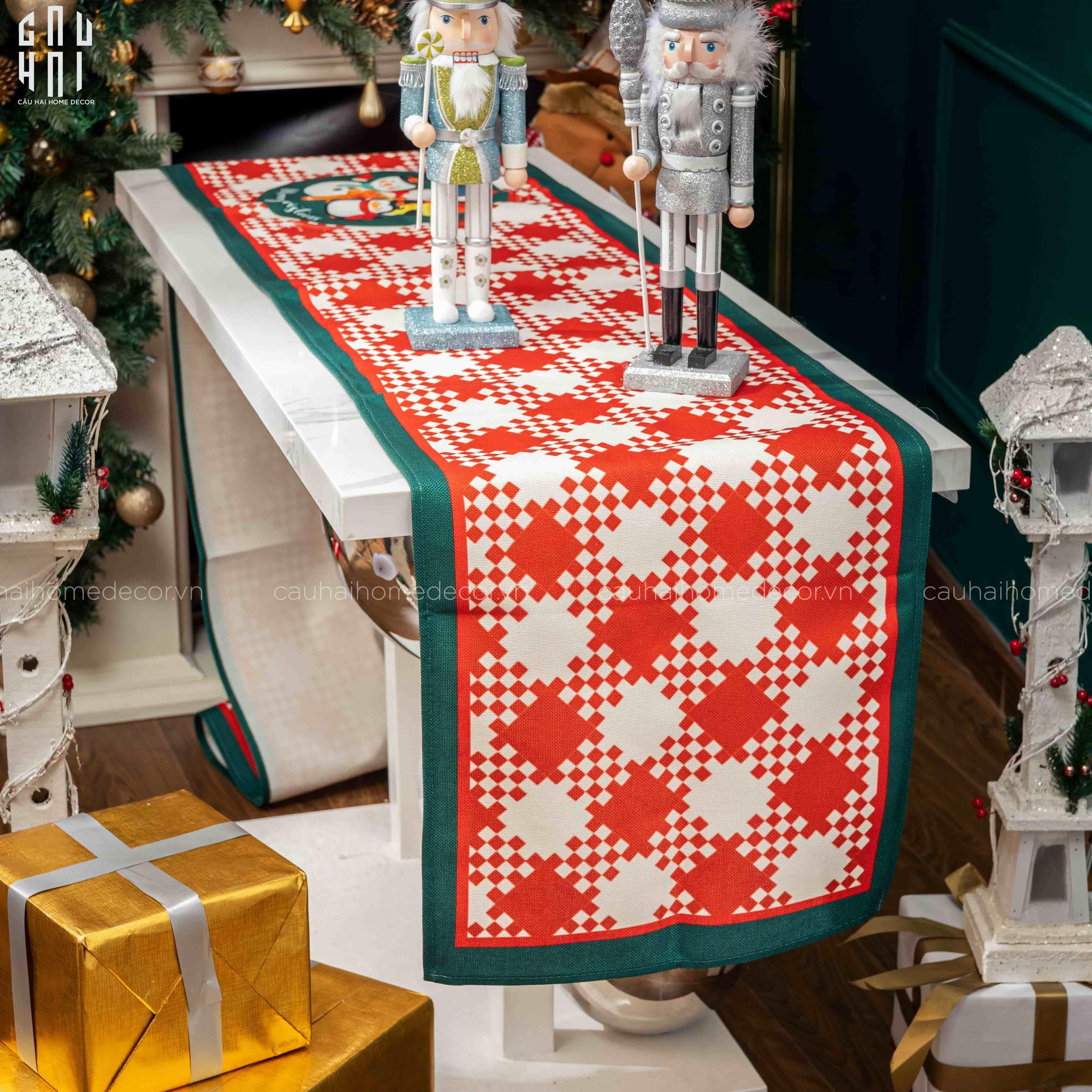 KHĂN TRẢI BÀN - TABLE RUNNER CARO SNOWMAN 40X280 CM - CẬU HAI HOME DECOR