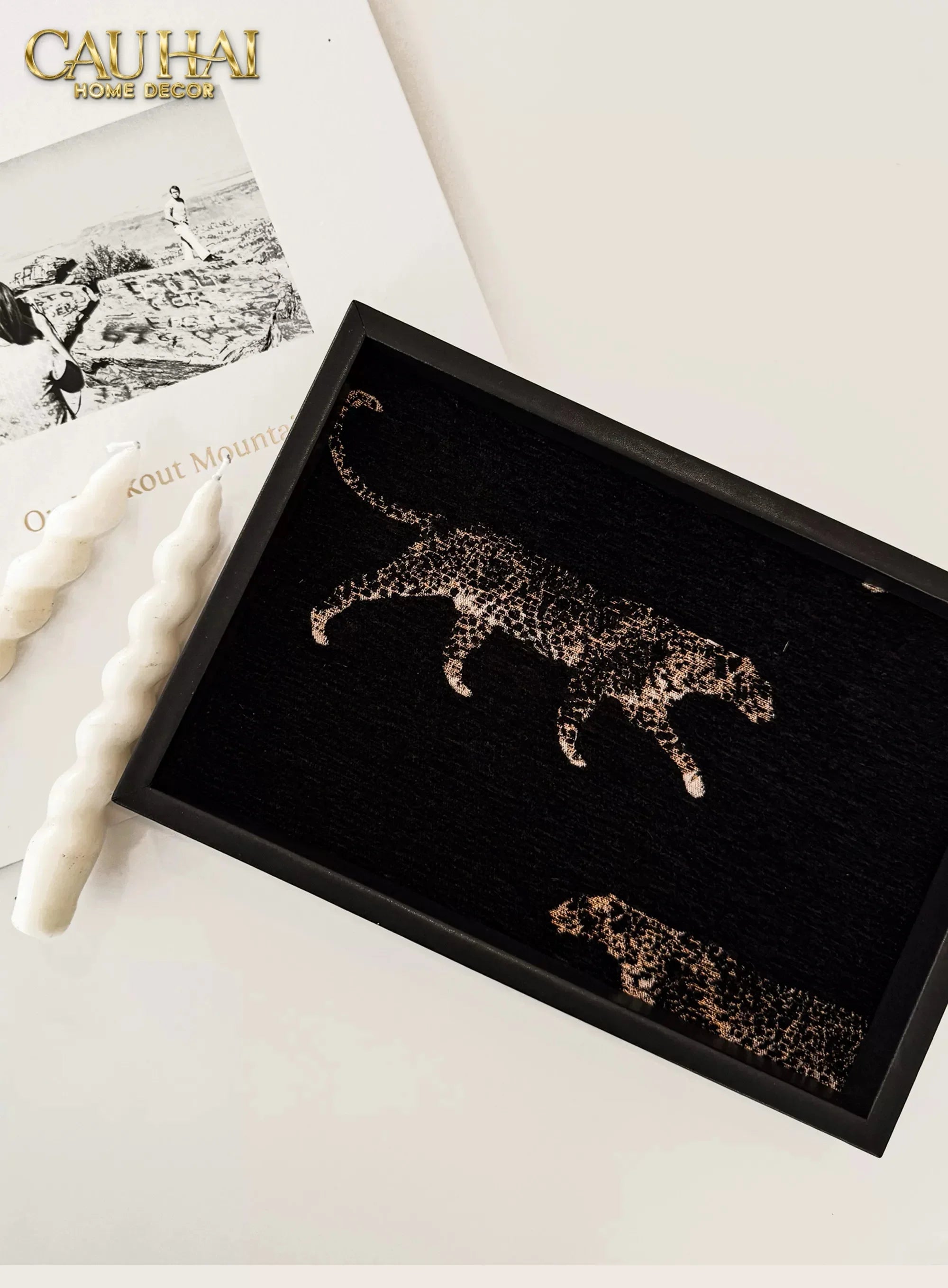 khay-go-chu-nhat-lot-vai-tweed-lux-leather-nocturnal-panther-rectangular-trays-30x40-cau-hai-home-decor-3 - CẬU HAI HOME DECOR