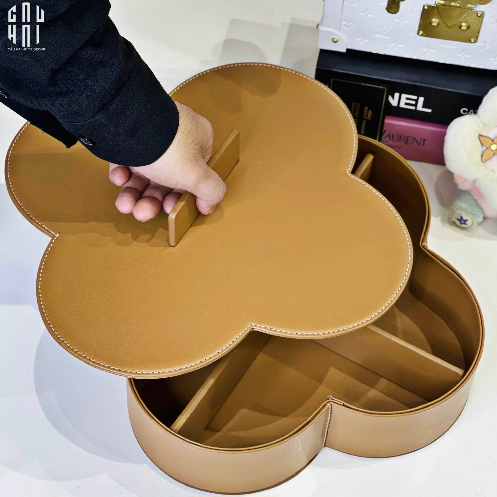 KHAY MỨT DA BROWNIE LEATHER LOUIS SS25