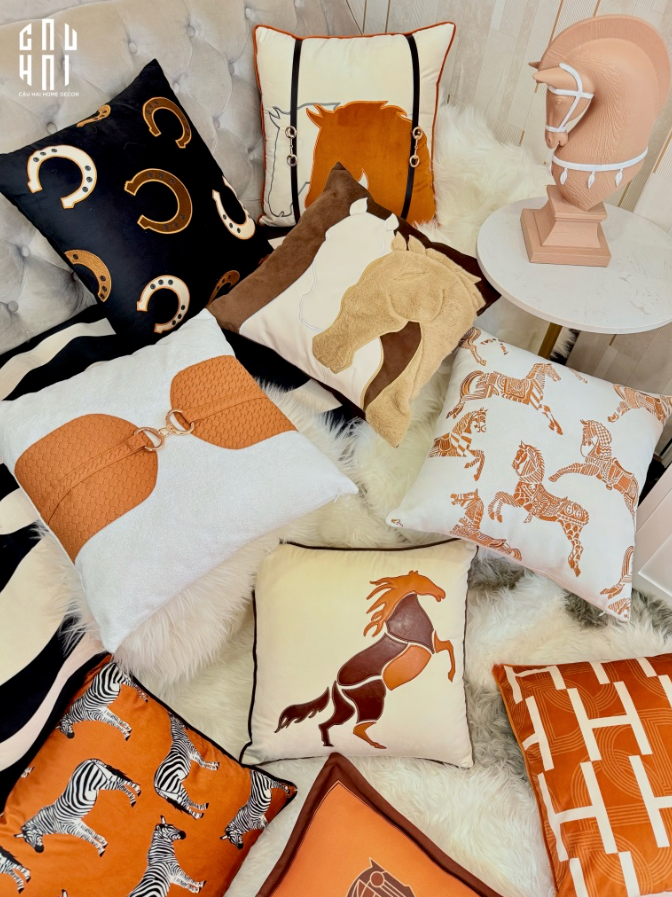 LES CUSSINS D’ÉLÉGANCE - VỎ GỐI NHUNG FORTUNE GALLOP - CẬU HAI HOME DECOR