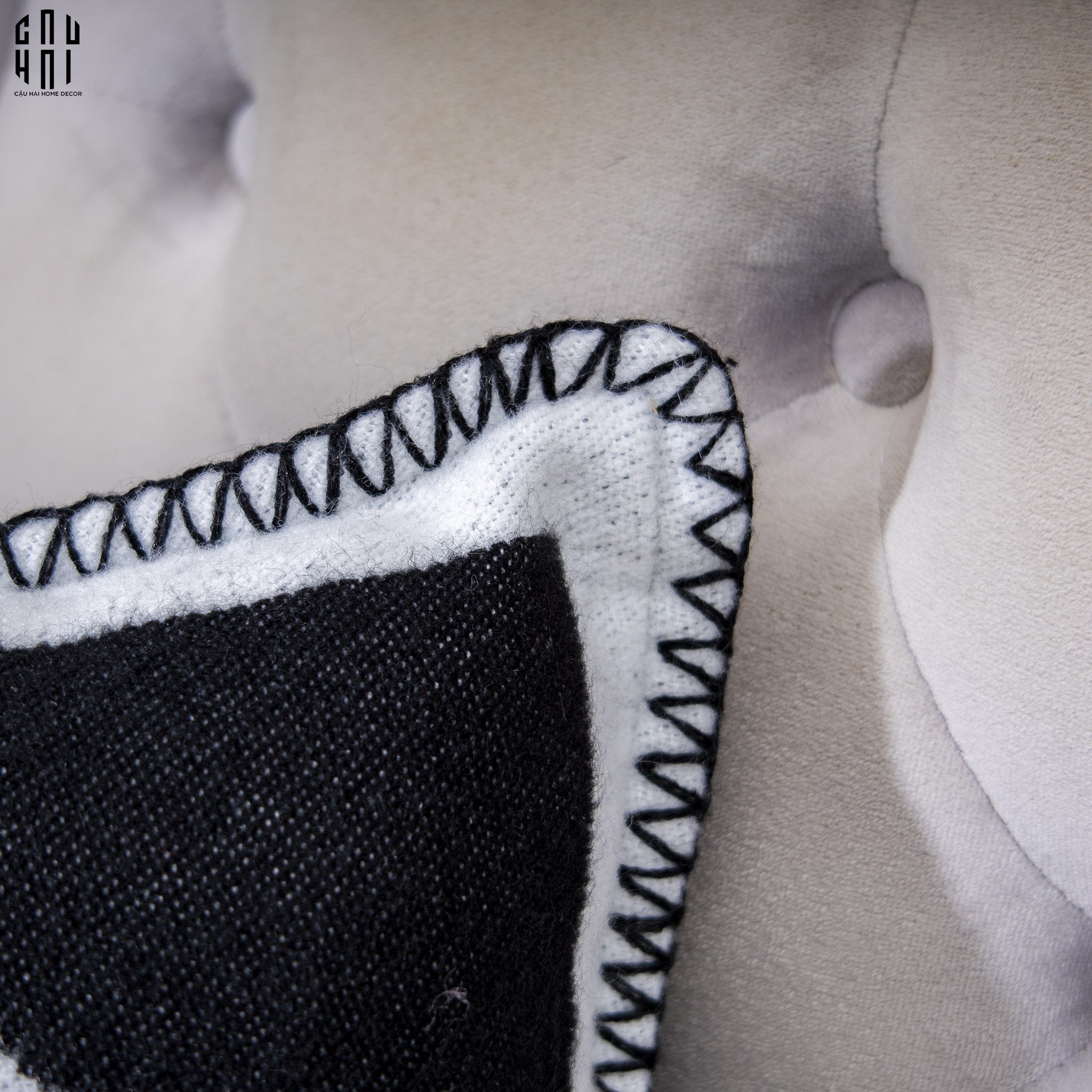 LES CUSSINS D’ÉLÉGANCE - VỎ GỐI TWEED COCO 45 SAVOIR-CẬU HAI HOME DECOR