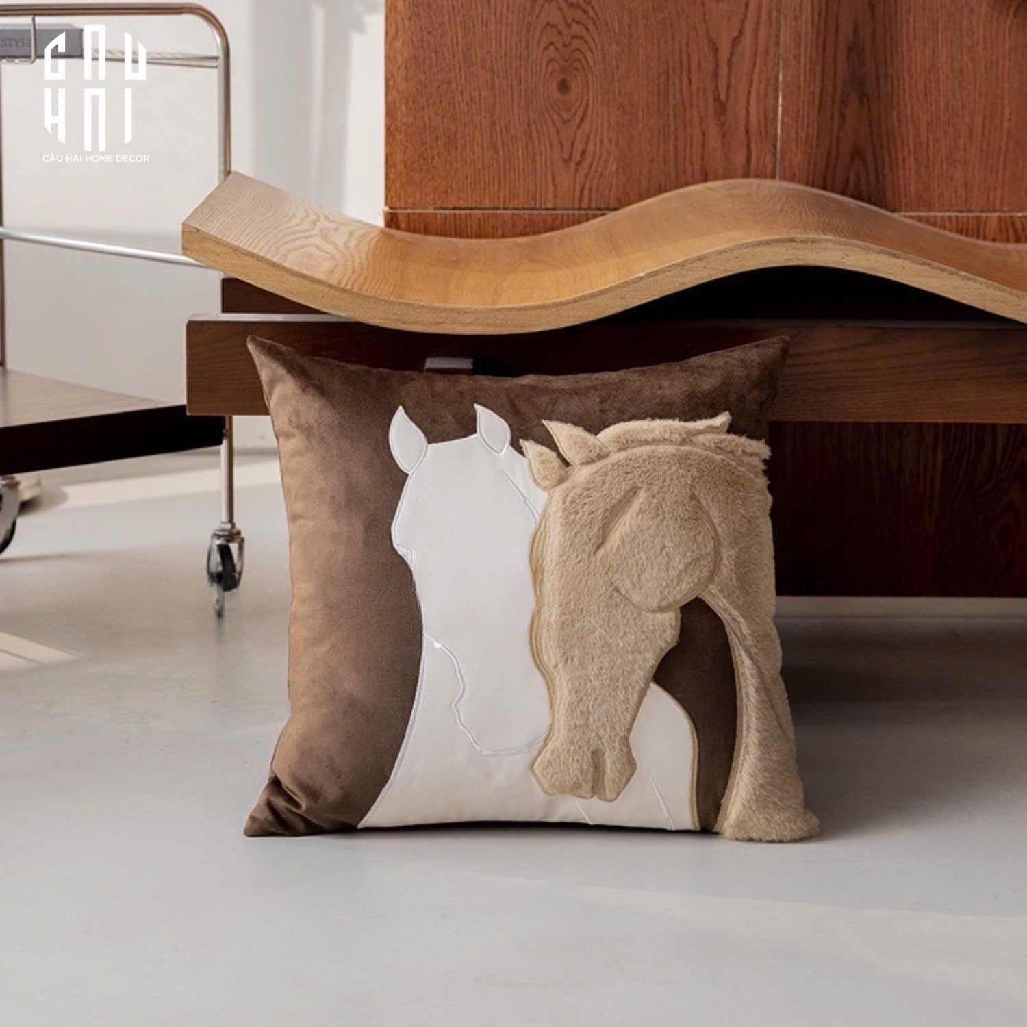 LES CUSSINS D’ÉLÉGANCE - VỎ GỐI VICTORIOUS HORSE - CẬU HAI HOME DECOR