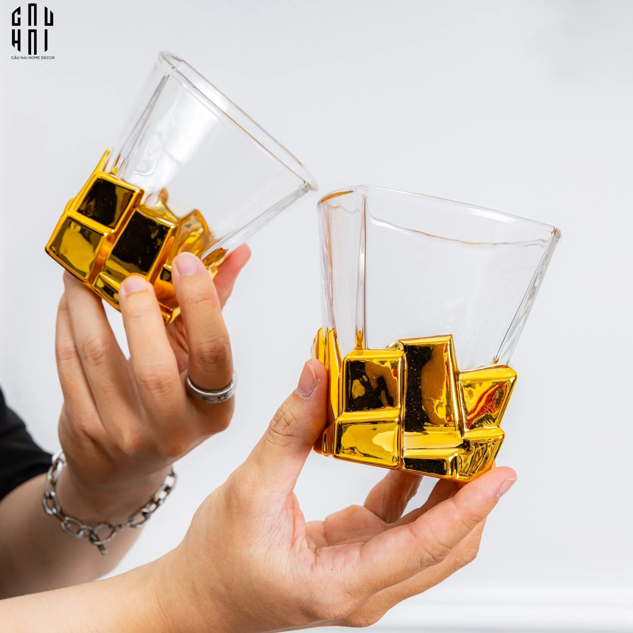 LY THUỶ TINH PIXEL GOLD - SS25