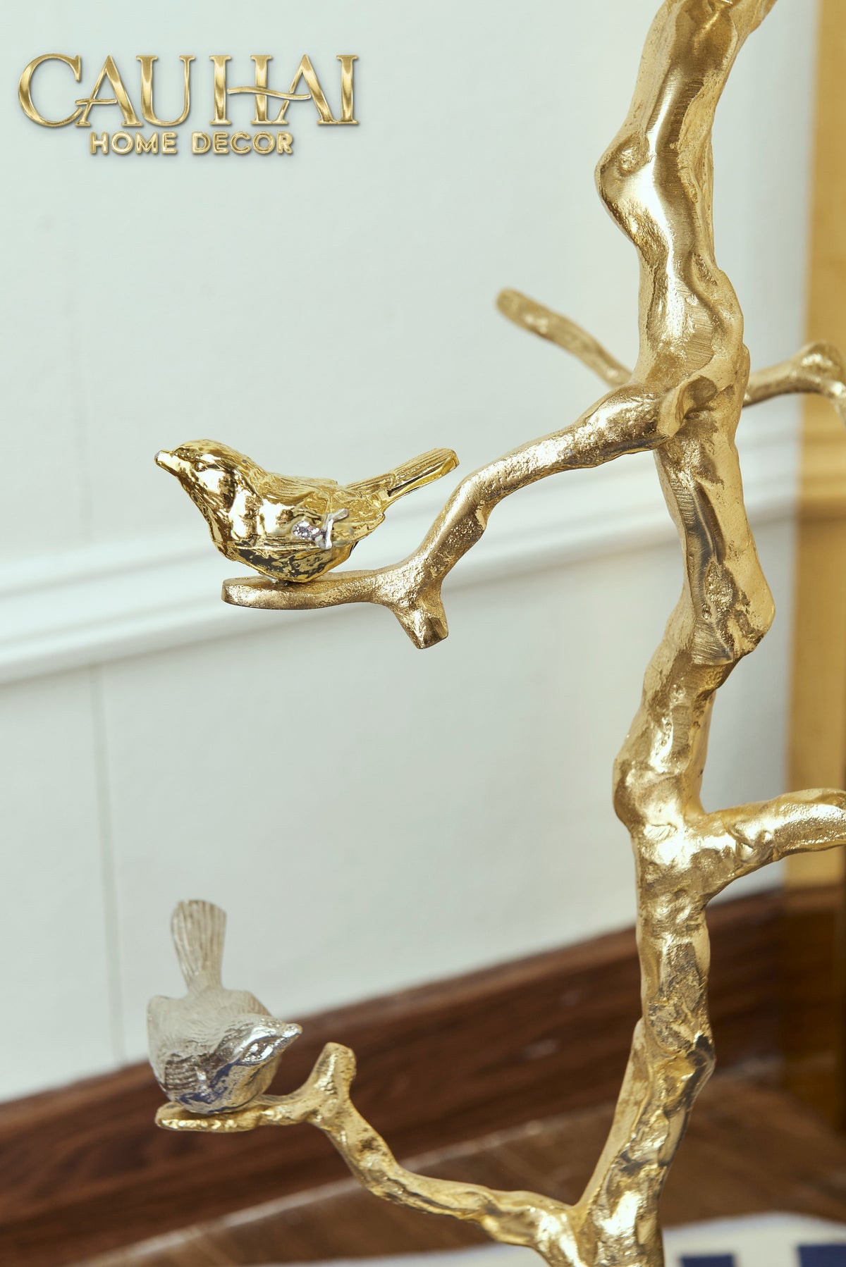 Maison Couture - Bàn Trà Góc Thân Cây Mạ Vàng L’Atelier Golden Branch – Brass Sculptural Side Accent Table H71-Hoa Lụa-Đối tác tại Trung Quốc theo từng đơn đặt hàng-CẬU HAI HOME DECOR