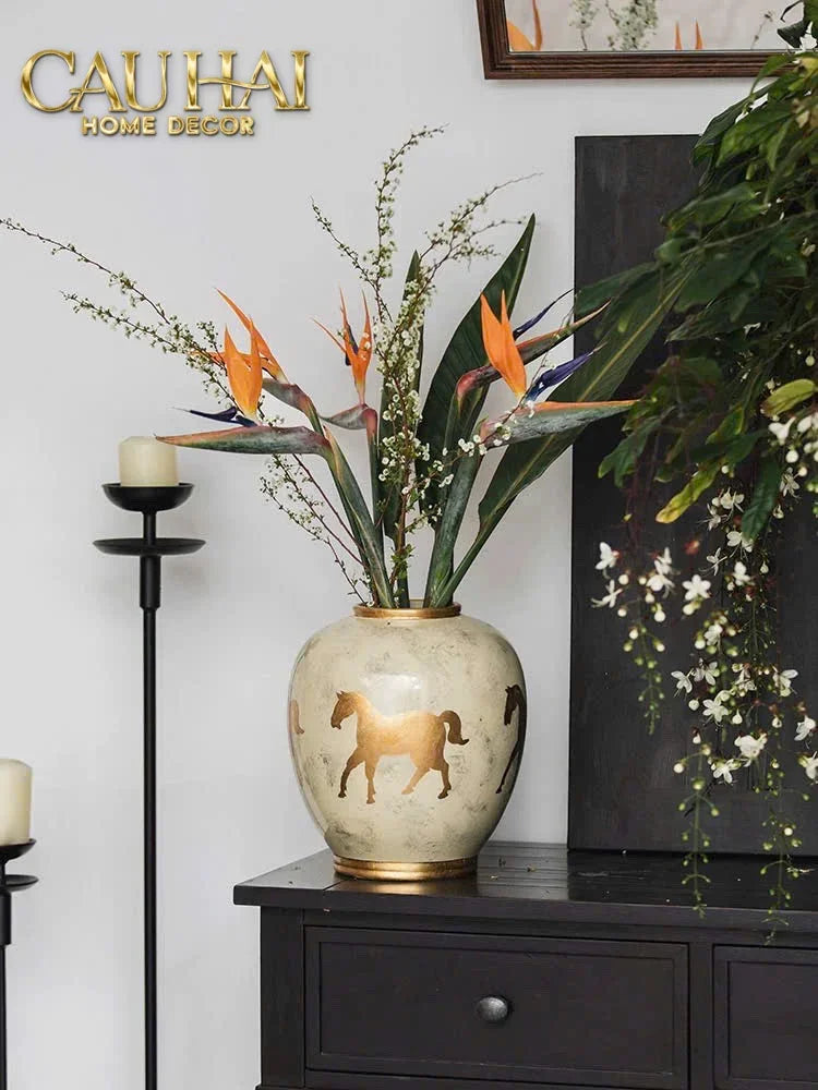 Maison Couture - Bình Hoa Gốm Sứ - Ngựa Dát Vàng Cheval Noble Ivoire Artisan Feuille D’Or Ceramic Vase H29-BÌNH HOA-CẬU HAI HOME DECOR
