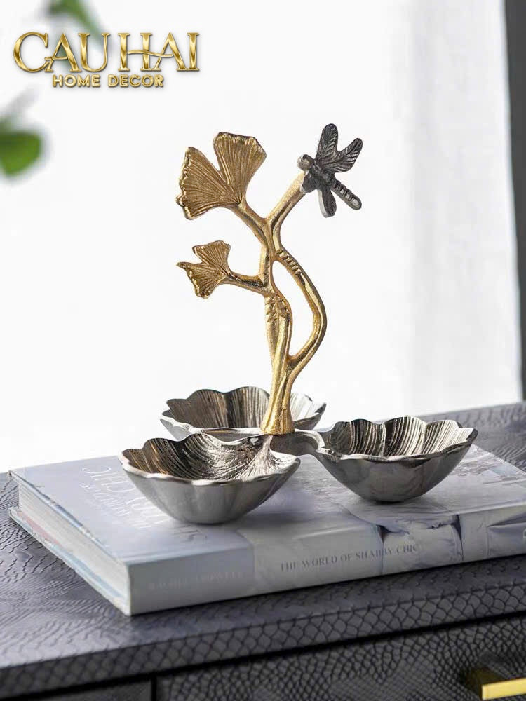 maison-couture-dia-dong-ma-bac-triptyque-latelier-ginkgo-elance-argente-brass-disks-22x22-cau-hai-home-decor-3 - CẬU HAI HOME DECOR