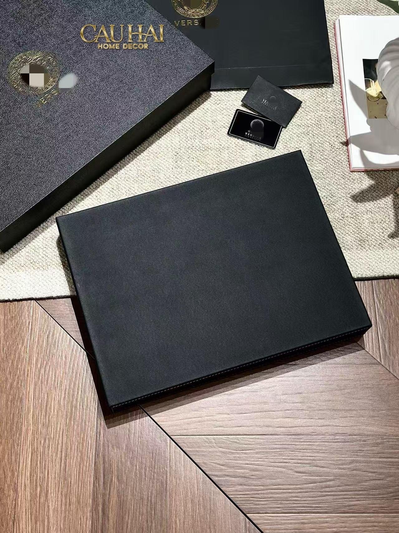 maison-couture-khay-lux-leather-30x40-vs-savoir-medusa-atelier-cau-hai-home-decor-4 - CẬU HAI HOME DECOR