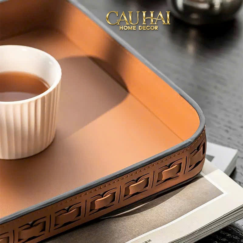 Maison Couture – Khay Da Utilitaire Effet Tressé – Cognac 28x42 - CẬU HAI HOME DECOR