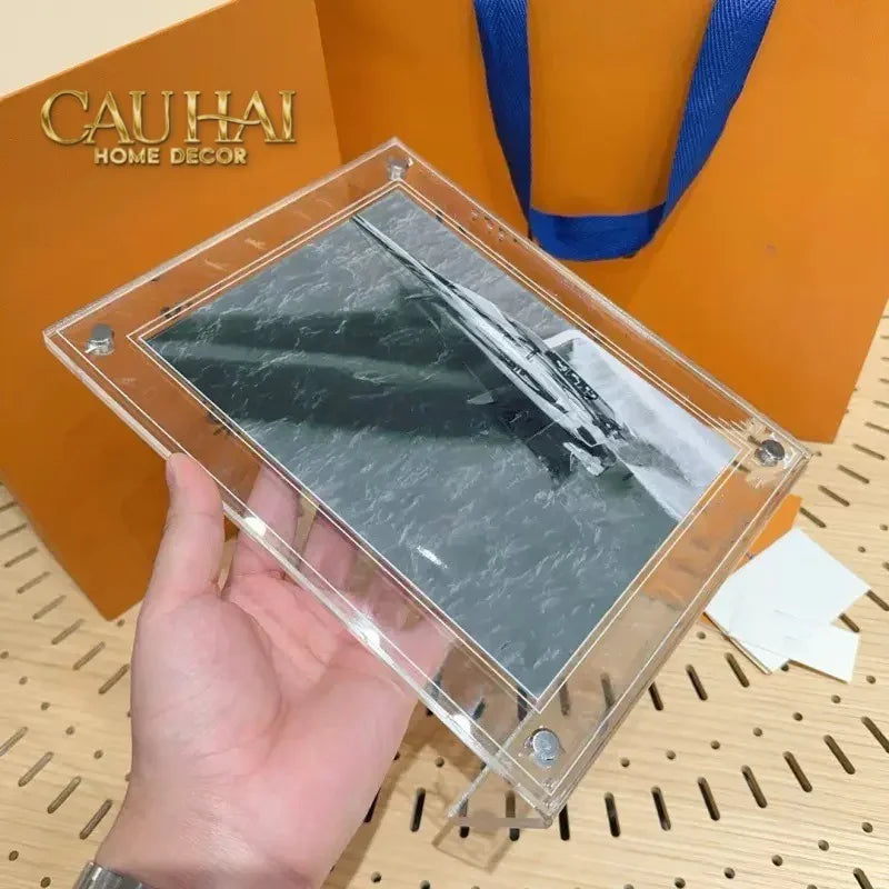 Maison Couture - Khung Ảnh Louis V Signature Iconique — Éclat Cristalleries Frame 6"x 8"-CẬU HAI HOME DECOR