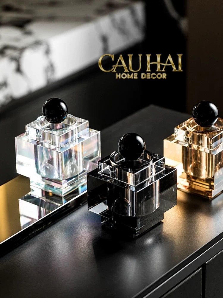 Maison Couture - Lọ Tăm Bông Pha Lê - Cristalleries Obsidian Cube - Smoky Vanity Ritual Set 9x14-HŨ TRANG TRÍ-Đối tác tại Trung Quốc theo từng đơn đặt hàng-CẬU HAI HOME DECOR