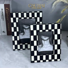 maison-couture-set-2-khung-anh-mono-checker-raye-medusa-limitee-cau-hai-home-decor-3 - CẬU HAI HOME DECOR