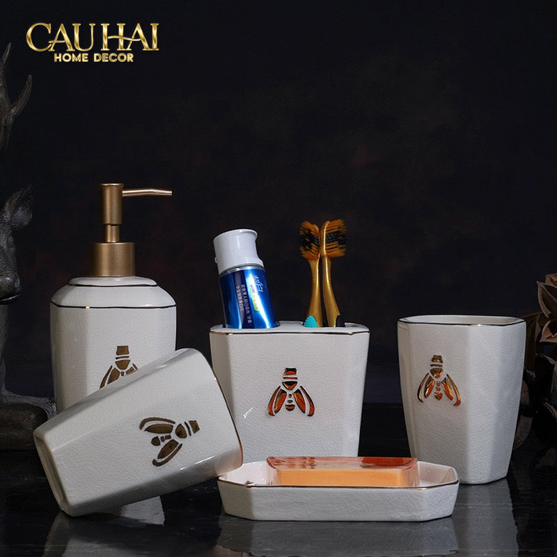 Maison Couture - Set Nhà Tắm Élégance Miel Doré – Golden Queen Bee 5Pcs - CẬU HAI HOME DECOR
