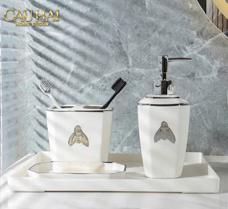 Maison Couture - Set Nhà Tắm G Class Élégance Miel Doré – Golden Queen Bee 5Pcs-Set nhà tắm bathroom vanities-Đối tác tại Trung Quốc theo từng đơn đặt hàng-CẬU HAI HOME DECOR