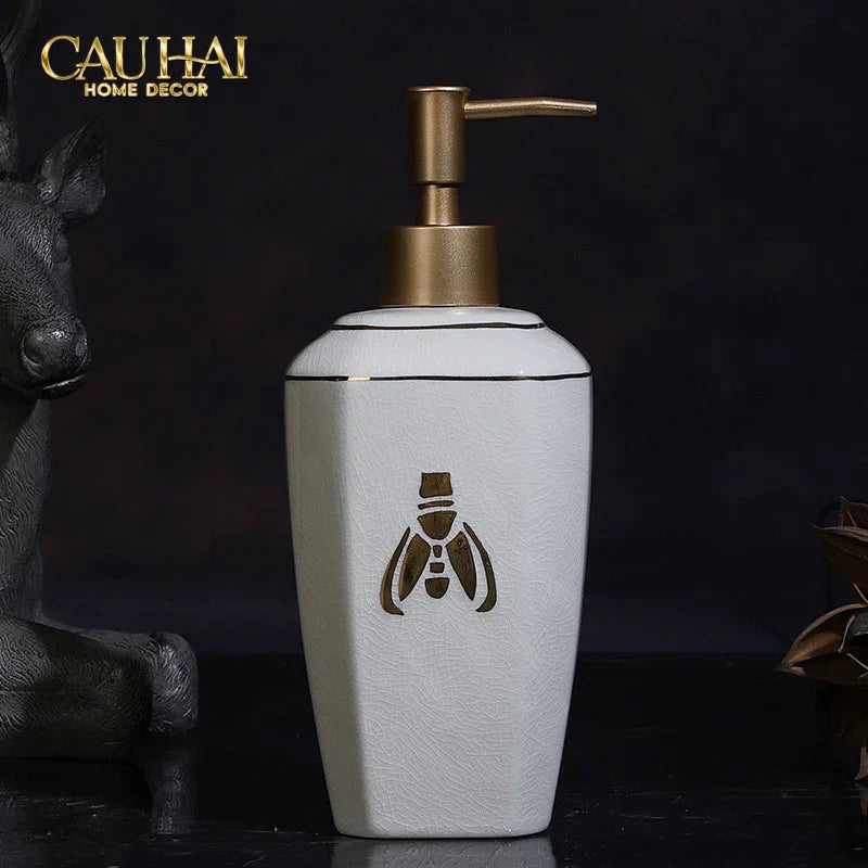 Maison Couture - Set Nhà Tắm G Class Élégance Miel Doré – Golden Queen Bee 5Pcs-Set nhà tắm bathroom vanities-Đối tác tại Trung Quốc theo từng đơn đặt hàng-CẬU HAI HOME DECOR