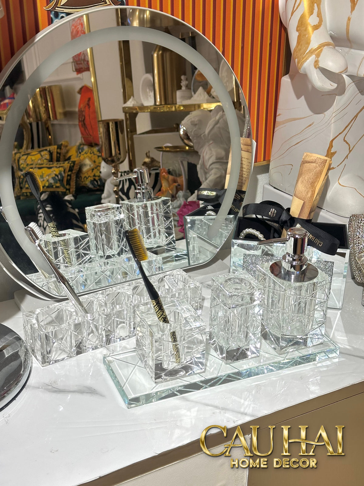 Maison Couture - Set Nhà Tắm Pha Lê Lumière Cristalleries Bathroom Vanity Set - Cannage Facetté Set 4pcs-PHỤ KIỆN NHÀ TẮM-CẬU HAI HOME DECOR-CẬU HAI HOME DECOR