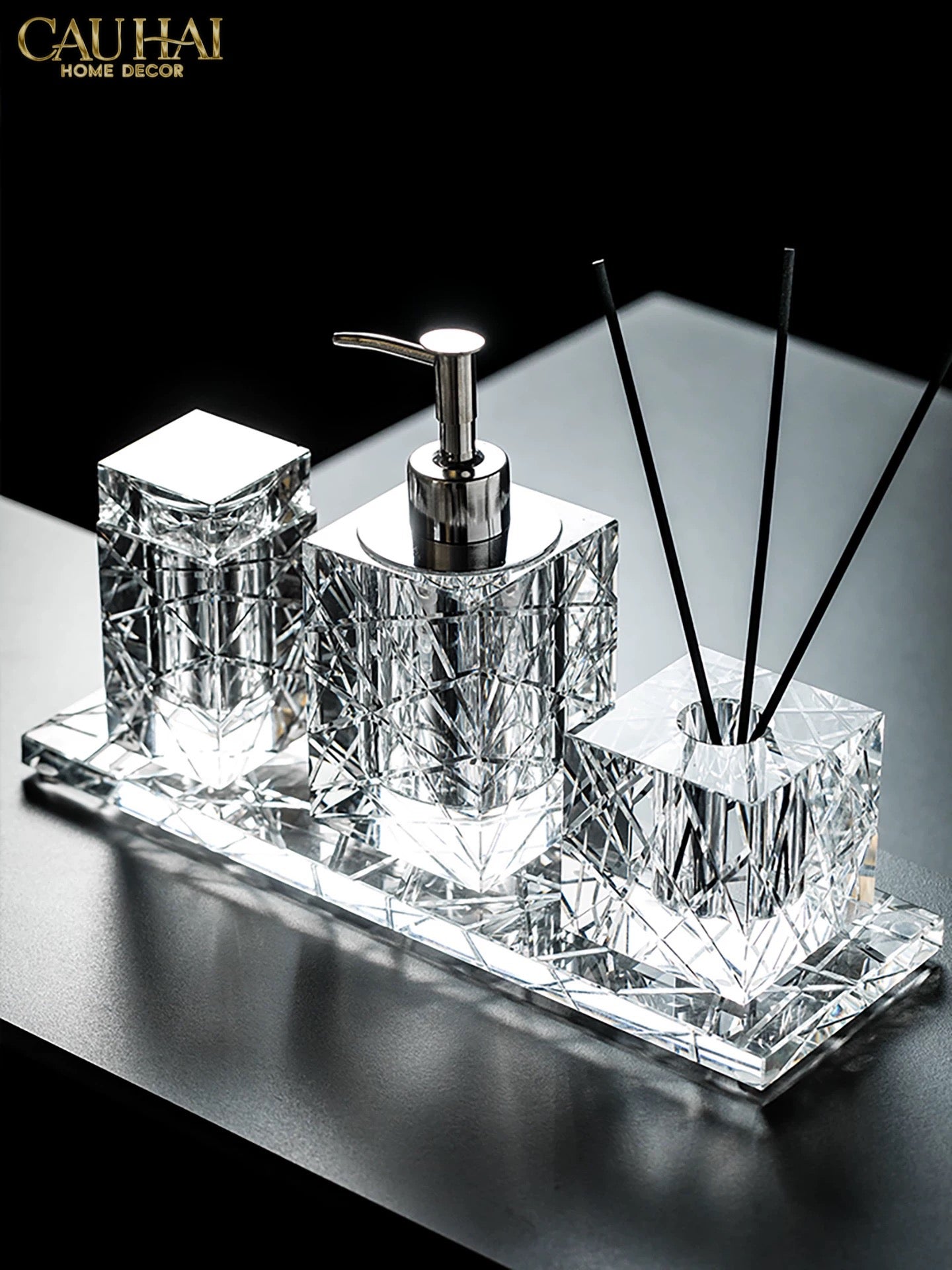 Maison Couture - Set Nhà Tắm Pha Lê Lumière Cristalleries Bathroom Vanity Set - Smoky Cannage Facetté Set 4pcs-PHỤ KIỆN NHÀ TẮM-CẬU HAI HOME DECOR