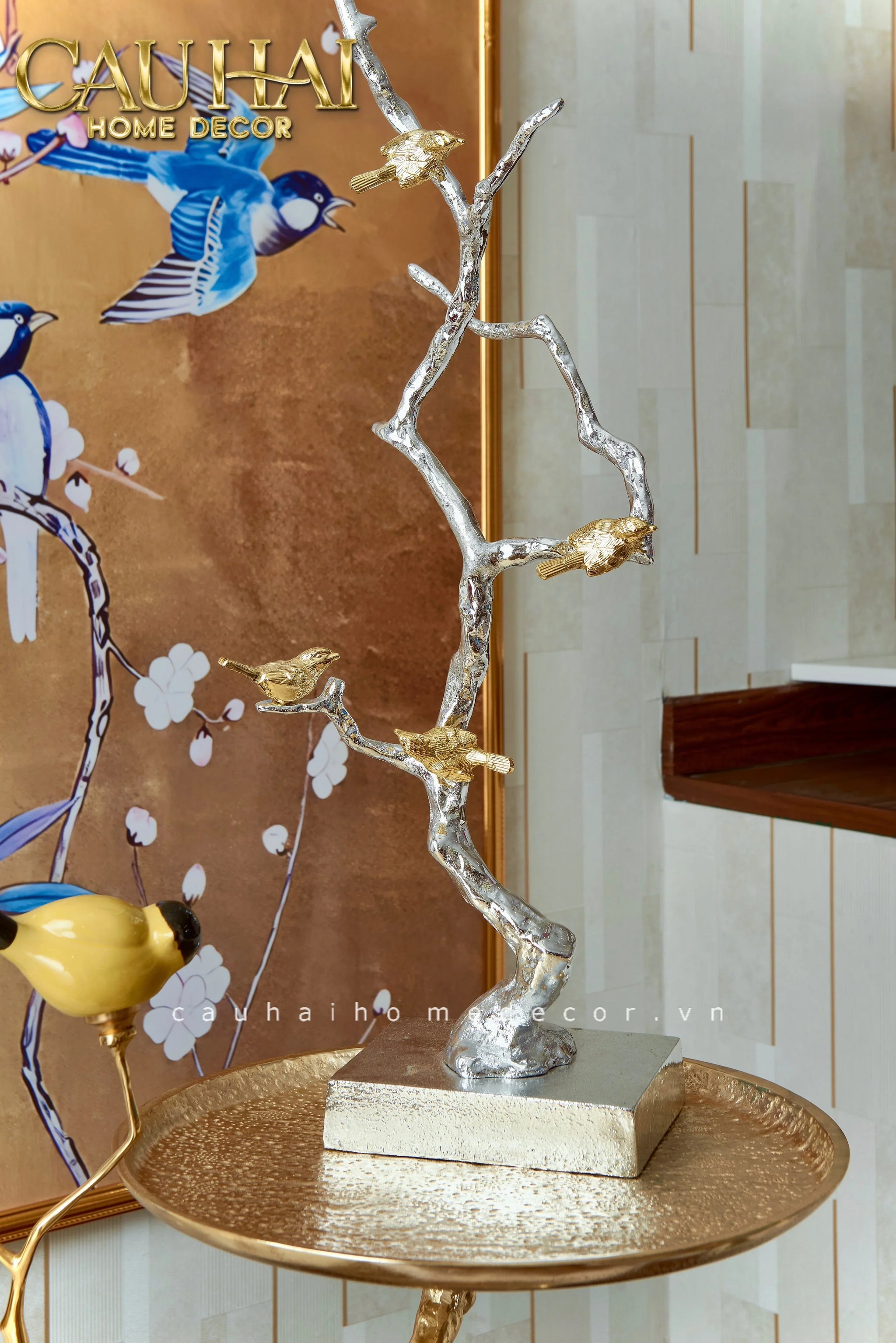 maison-couture-set-tuong-doi-chim-su-trang-men-imperial-oriole-duo-gilded-bird-of-dynasty-sculptural-tuong-trang-tri-cau-hai-home-decor-4 - CẬU HAI HOME DECOR