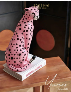 Maison Couture - Tượng Báo Hồng Gốm Sứ Pink Polka Leopard 22x32-CẬU HAI HOME DECOR