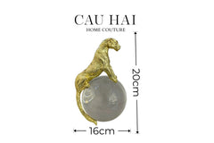 Maison Couture - Tượng Quả Cầu Pha Lê - Tượng Báo Bằng Đồng - Regal Brasson Panther Globe 15x30-TƯỢNG TRANG TRÍ-CẬU HAI HOME DECOR