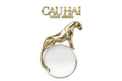 Maison Couture - Tượng Quả Cầu Pha Lê - Tượng Báo Bằng Đồng - Regal Brasson Panther Globe 15x30-TƯỢNG TRANG TRÍ-CẬU HAI HOME DECOR