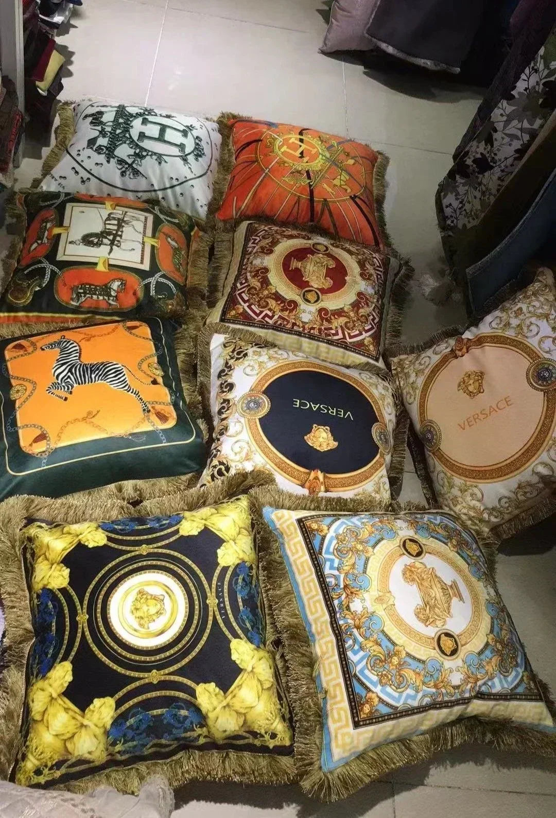 Maison Couture - Vỏ Gối Nhung Chenille Medusa V Class - Crete de Fleur - Vermilion Royale 45-VỎ GỐI-CẬU HAI HOME DECOR