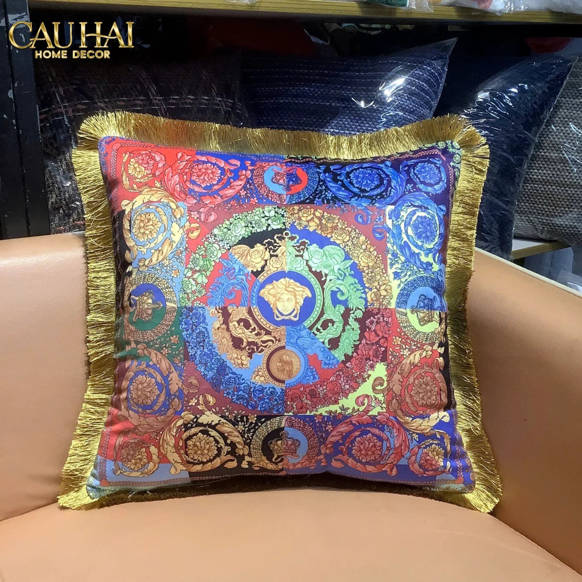Maison Couture - Vỏ Gối Nhung Chenille V Class Medusa Amplified Multicolore 45-CẬU HAI HOME DECOR