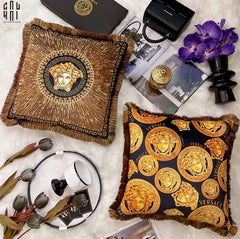 Maison Couture - Vỏ Gối Nhung Chenille V Class Medusa Medallion Coin Amplified 45.-VỎ GỐI-CẬU HAI HOME DECOR