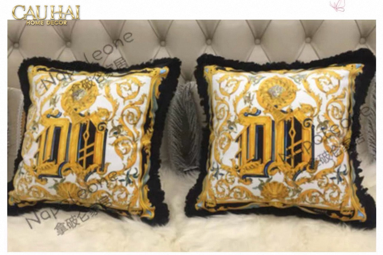 Maison Couture - Vỏ Gối V Class I ♡ Baroque Acanthus V Monogram Cushion 45 Medusa Gala White-CẬU HAI HOME DECOR