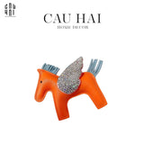 MÓC KHOÁ - CHARM ĐEO TÚI HELIOS CHARIOT - ORANGE-CẬU HAI HOME DECOR