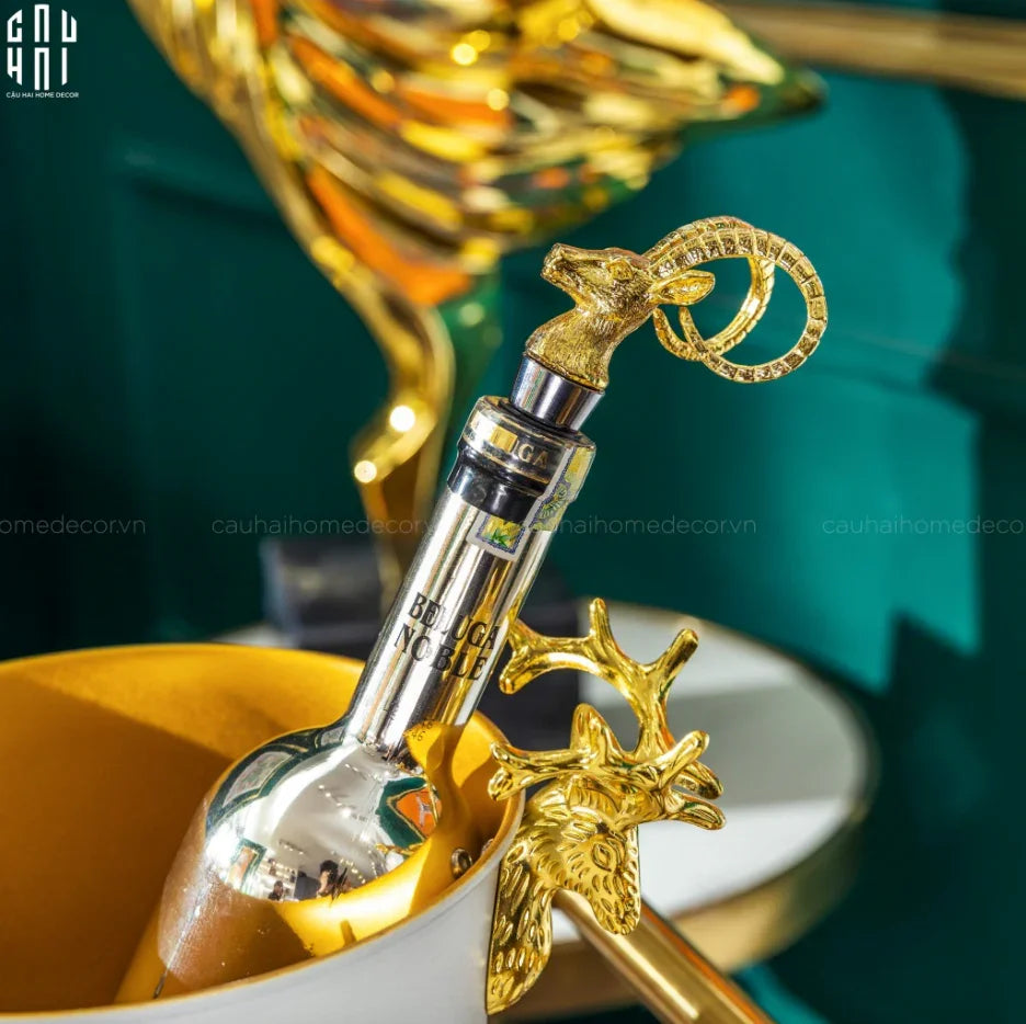 nut-day-vang-golden-antelope-wine-stopper-ss30-cau-hai-home-decor-2 - CẬU HAI HOME DECOR