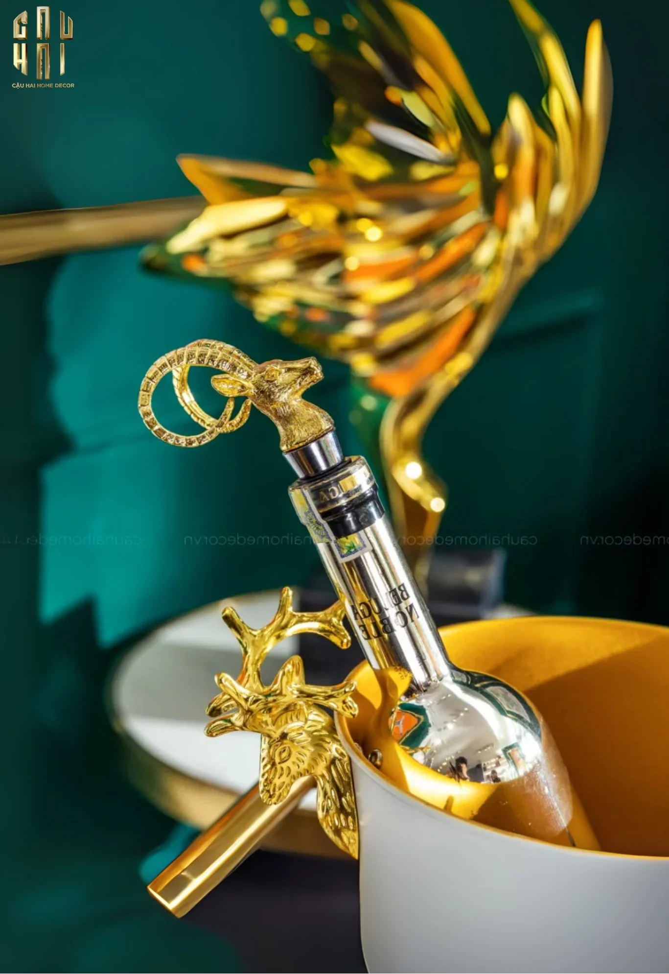 nut-day-vang-golden-antelope-wine-stopper-ss30-cau-hai-home-decor-4 - CẬU HAI HOME DECOR