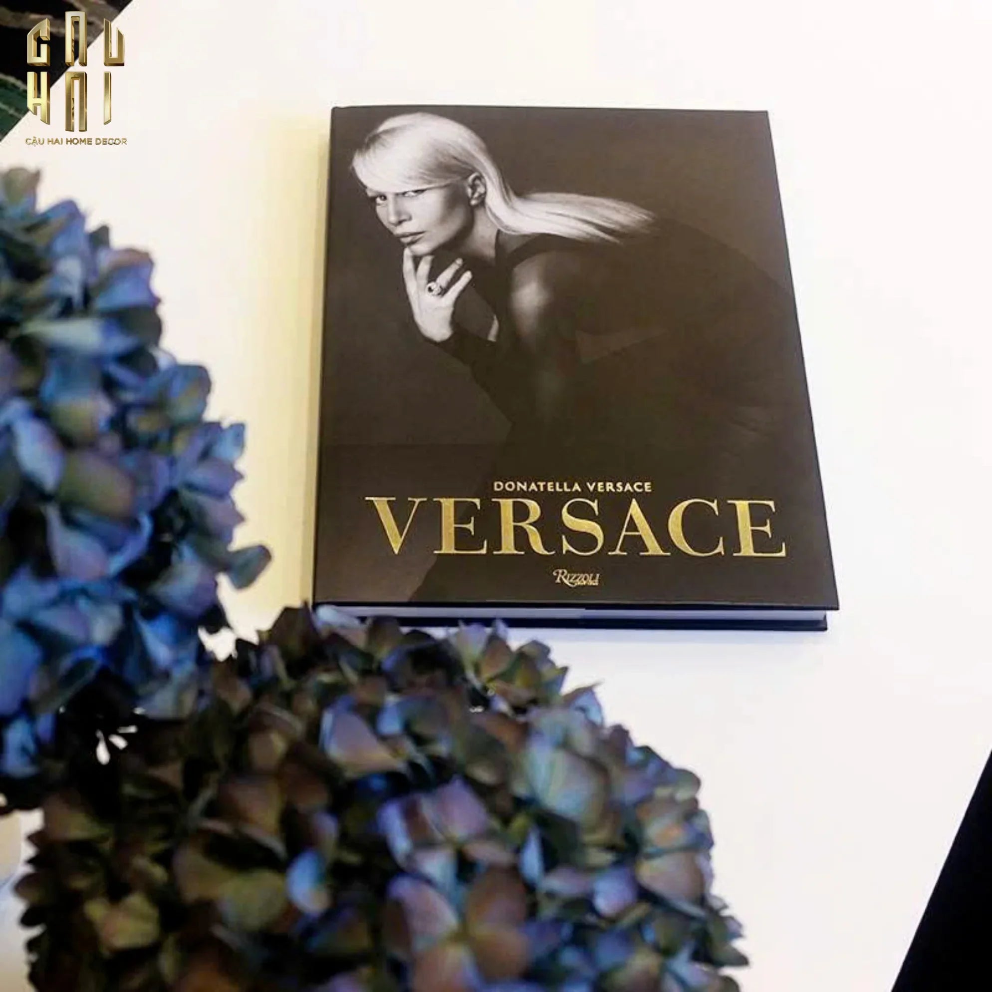 SÁCH FASHION RUNWAY VERSACE