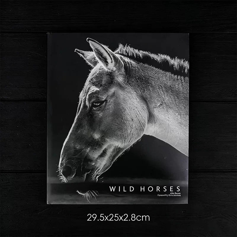 Sách Fashion Runway Wild Horses 29.5x25.2.8-CẬU HAI HOME DECOR