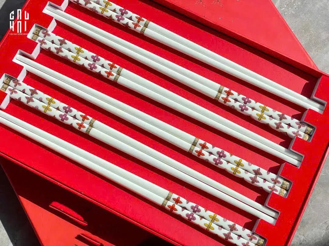 Set 6 Đôi Đũa Sứ Fleur de Monogram New Year Eve Couture Ceramic Chopsticks Set-Dinner Cutlery Set Dao Muỗng Nĩa-Đối tác tại Trung Quốc theo từng đơn đặt hàng-CẬU HAI HOME DECOR
