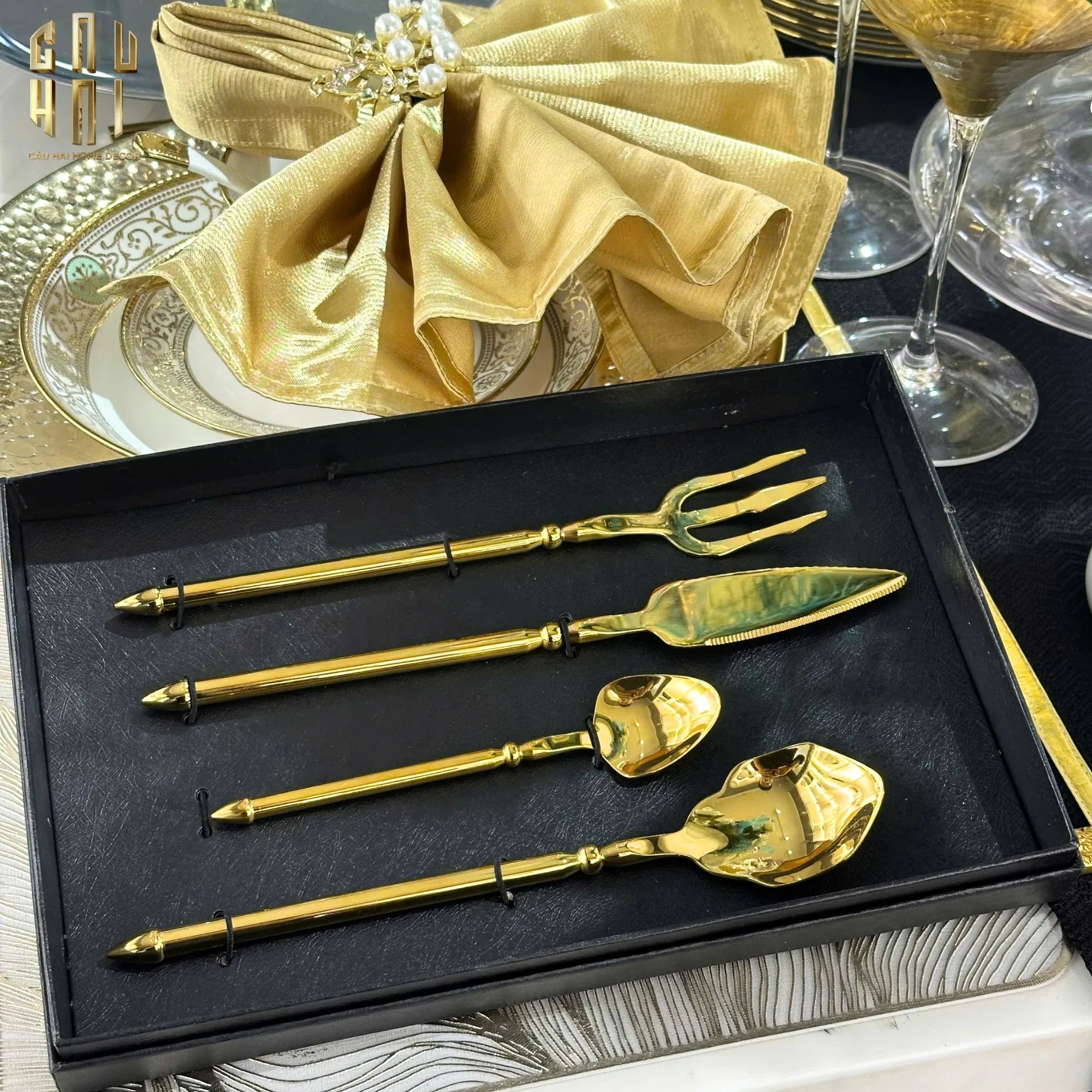 set-dao-muong-nia-4-mon-atlantic-legendary-golden-trident-prestige-dinner-cutlery-4pcs-cau-hai-home-decor-10 - CẬU HAI HOME DECOR