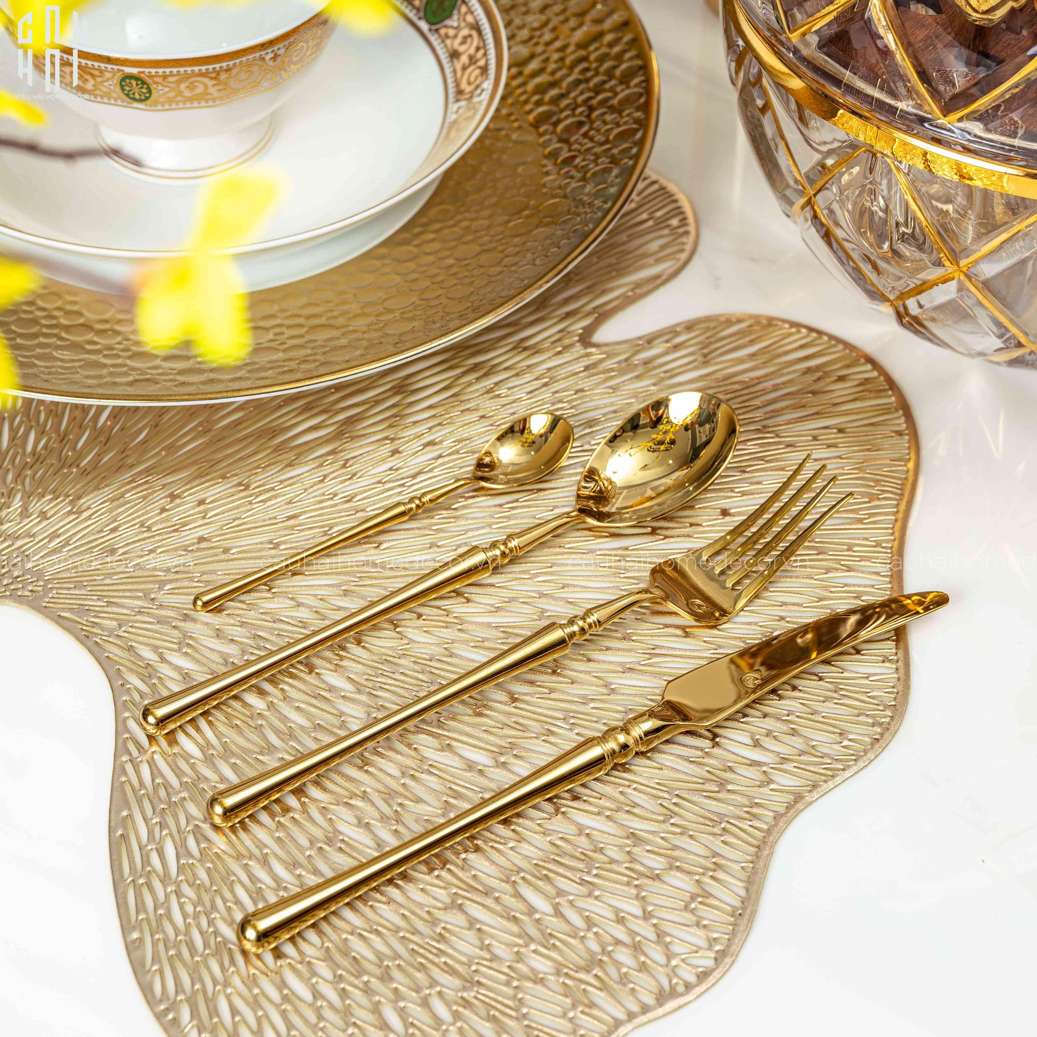 set-dao-nia-4-mon-timeless-haute-glamour-trident-shining-golden-premium-cutlery-4pcs-cau-hai-home-decor-10 - CẬU HAI HOME DECOR
