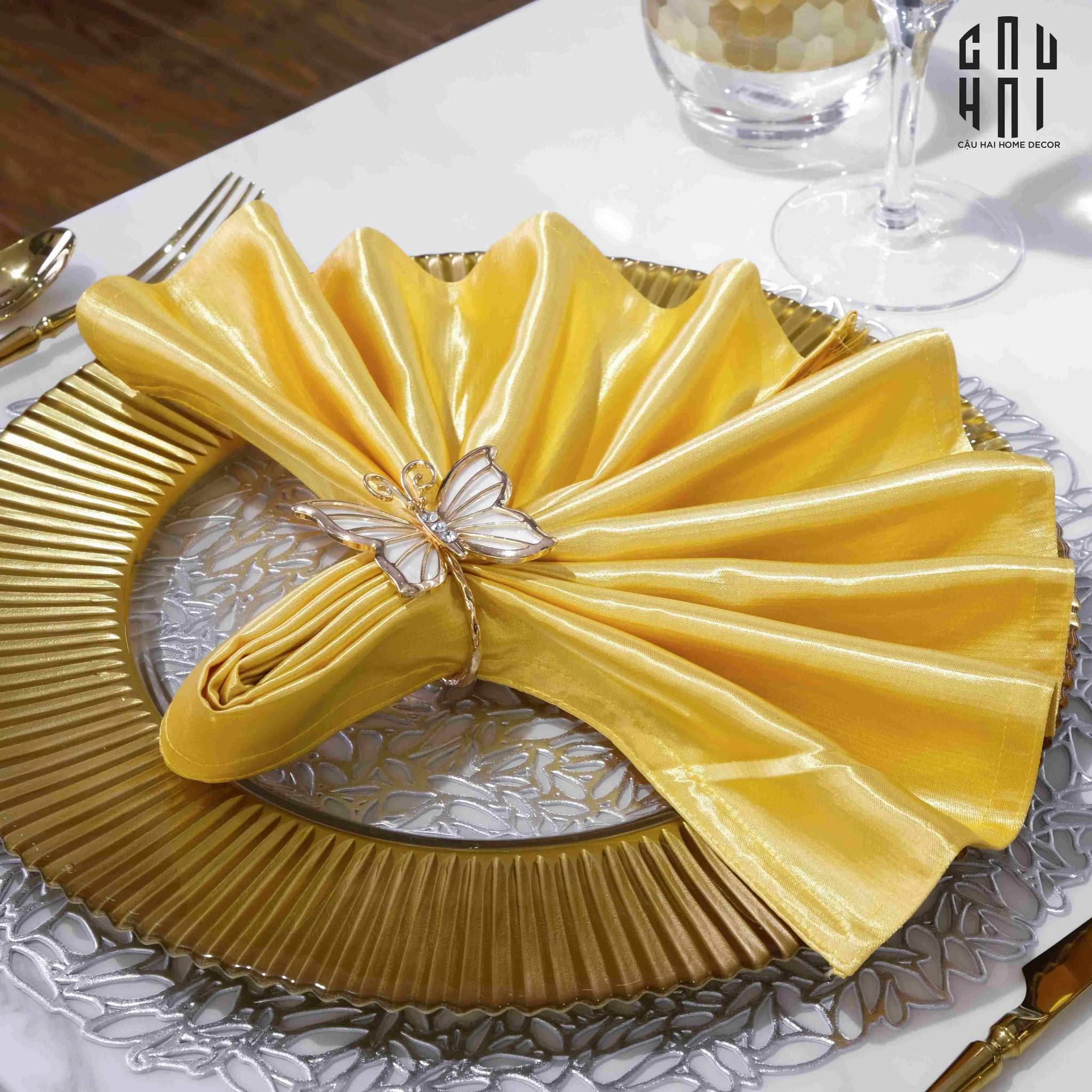 SILK NAPKIN CORNER