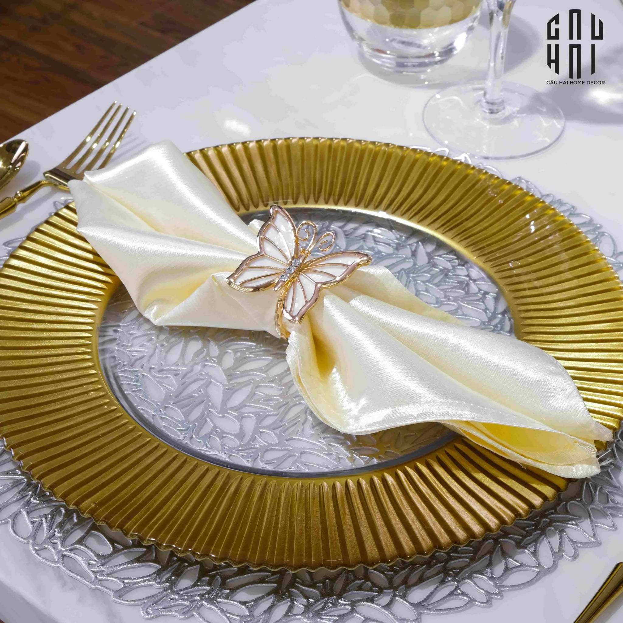 SILK NAPKIN CORNER