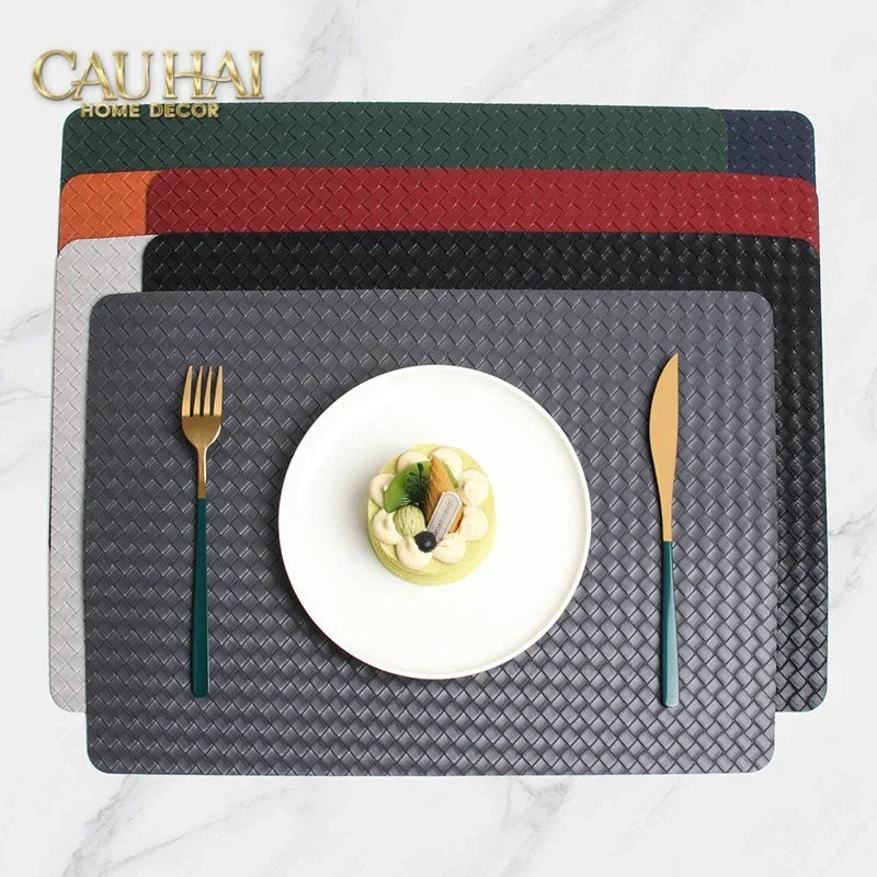 tam-lot-ban-an-da-dan-ban-mau-do-man-rouge-matte-intrecciato-leather-placemat-30x43-do-man-cau-hai-home-decor-3 - CẬU HAI HOME DECOR