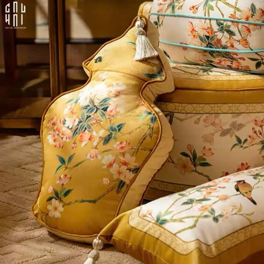 Tết Couture - Gối Bình Hoa Vàng - Kim Hoa Đàn 64 - CẬU HAI HOME DECOR