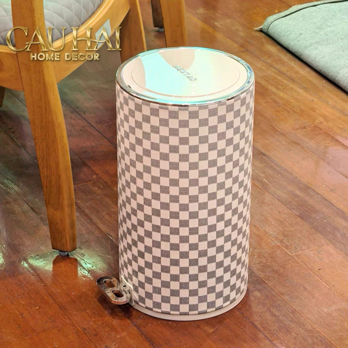 Thùng Rác Bọc Da Cao Cấp 15L - Damier Blanc L Class Trash Bin-CẬU HAI HOME DECOR