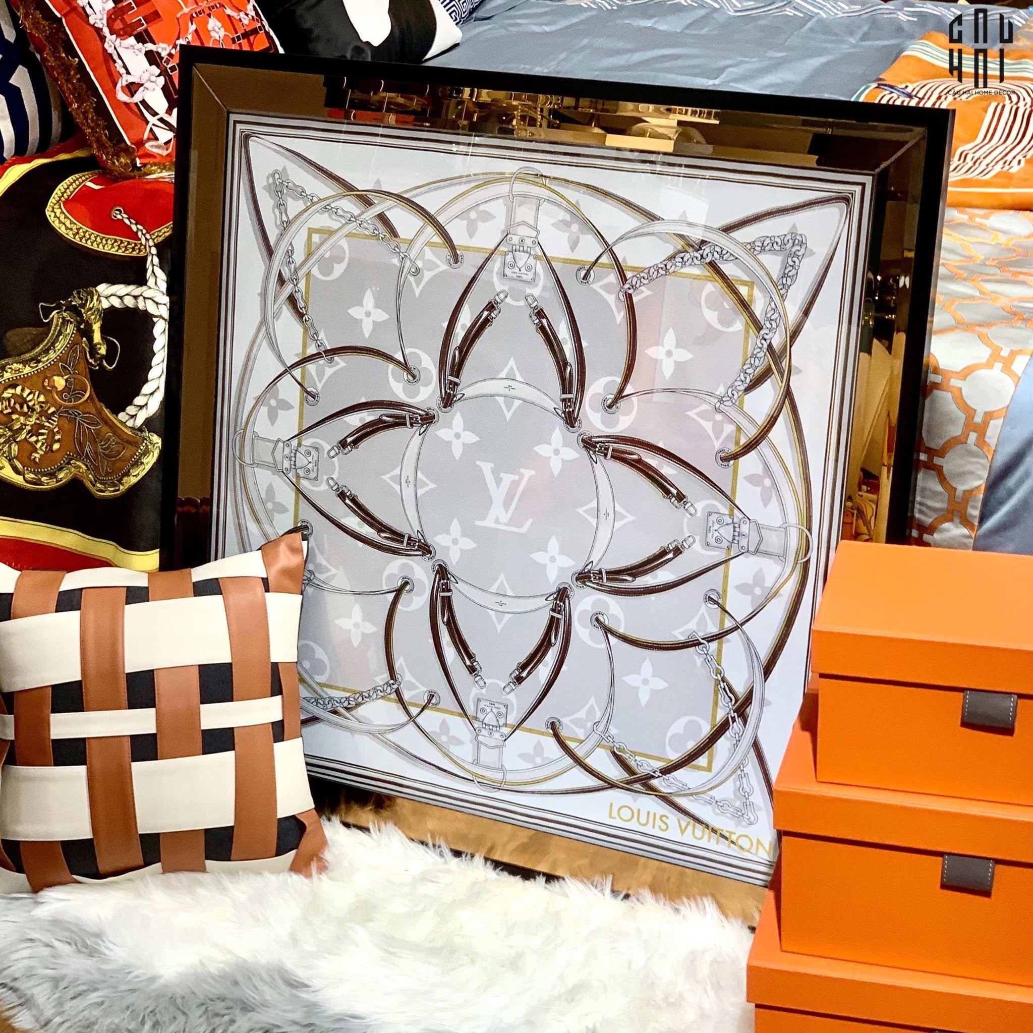 TRANH CANVAS SHINING LOUIS 94X94 CM - KHUNG GỖ VIỀN KÍNH-CẬU HAI HOME DECOR