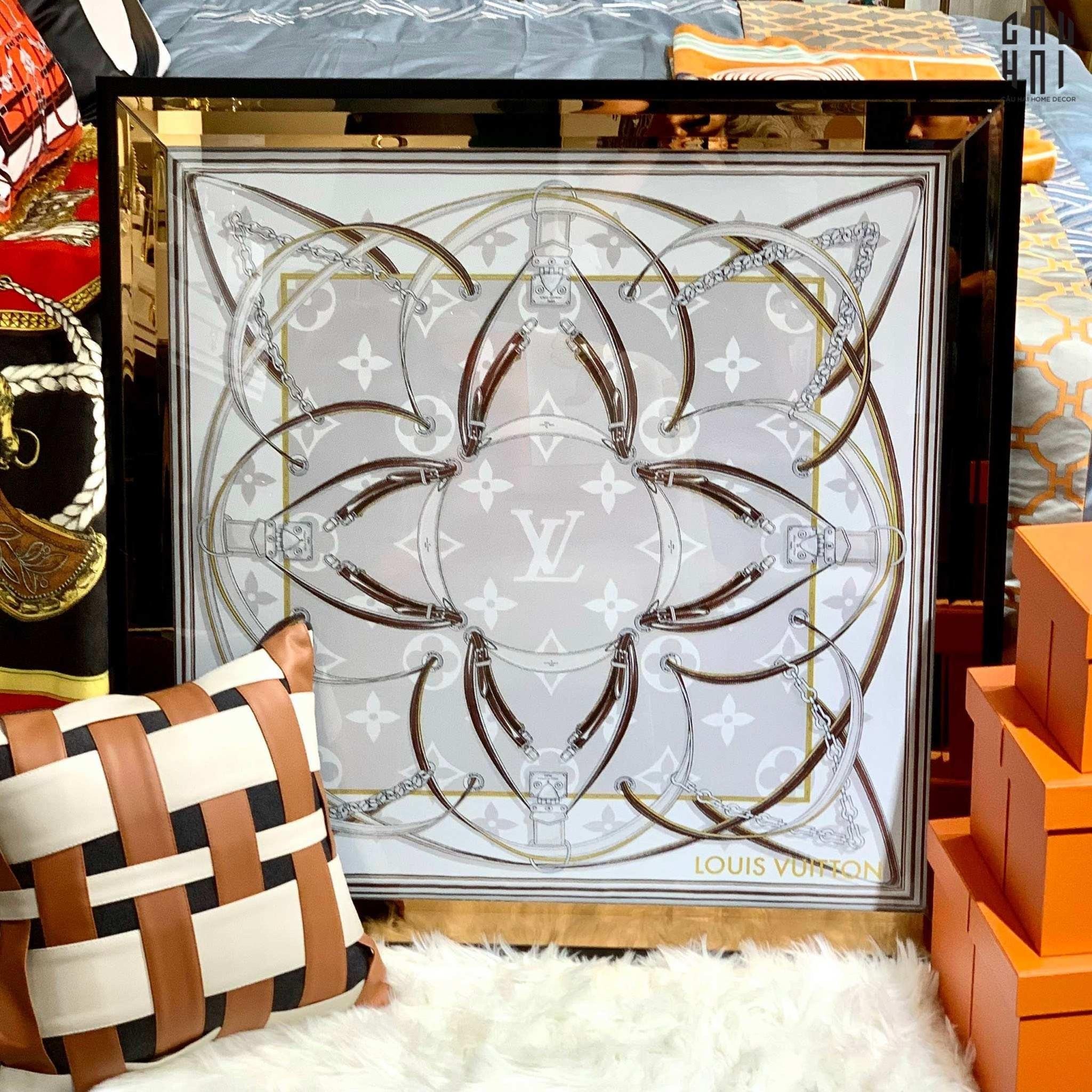 TRANH CANVAS SHINING LOUIS 94X94 CM - KHUNG GỖ VIỀN KÍNH-CẬU HAI HOME DECOR