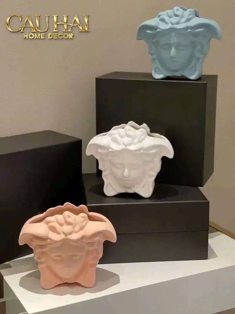 Tượng Bình Hoa Medusa Vs Signature Vase - Blue / Blanc - CẬU HAI HOME DECOR