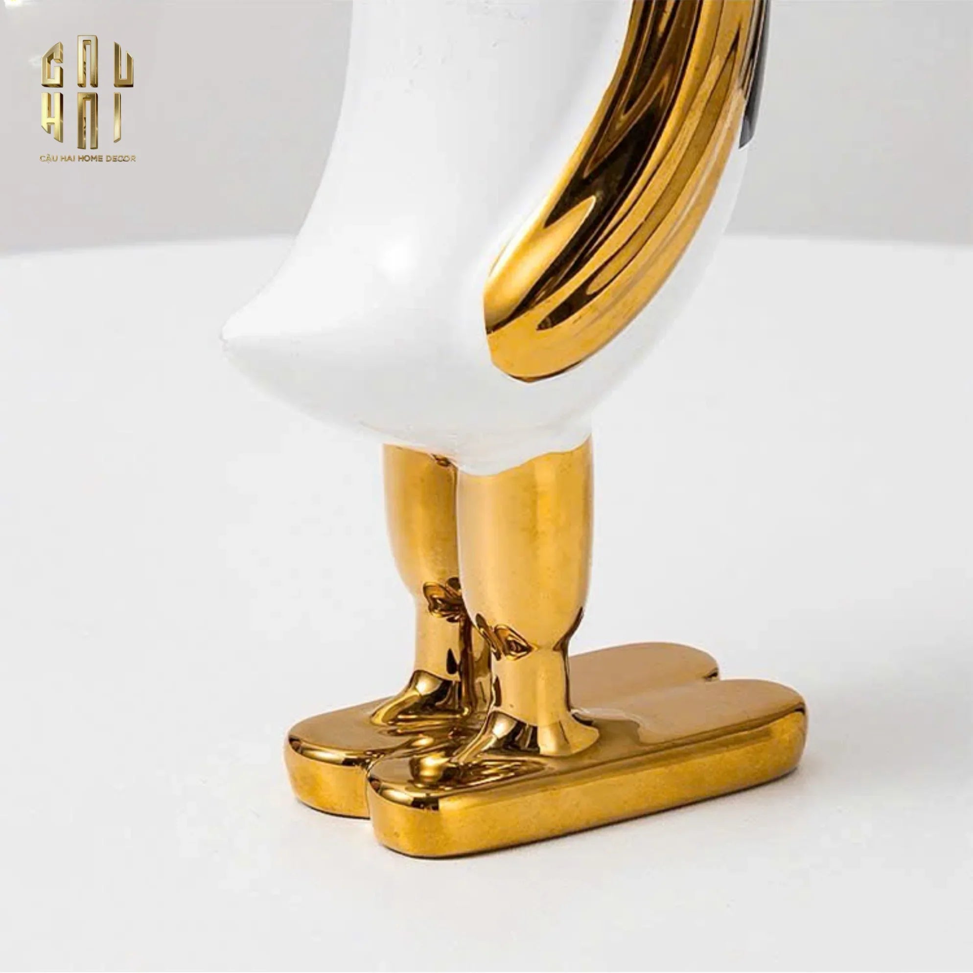 TƯỢNG GENTLE PENGUIN - SUITE H36