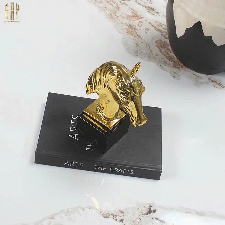 TƯỢNG GILDED CHEVAL - BLACK MARBLE FW25
