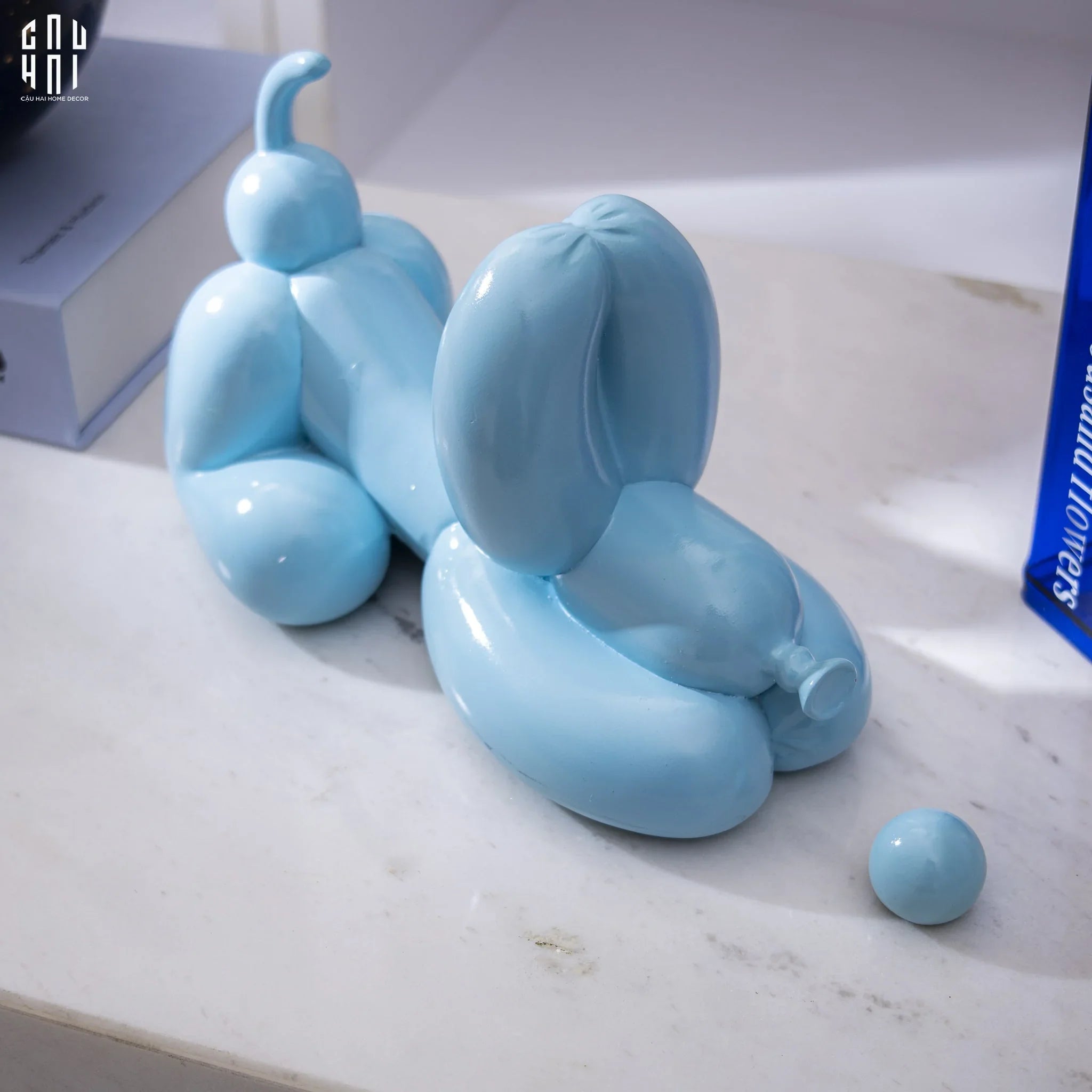 Tượng Trang Trí Chó Light Blue Balloon Ss25-CẬU HAI HOME DECOR