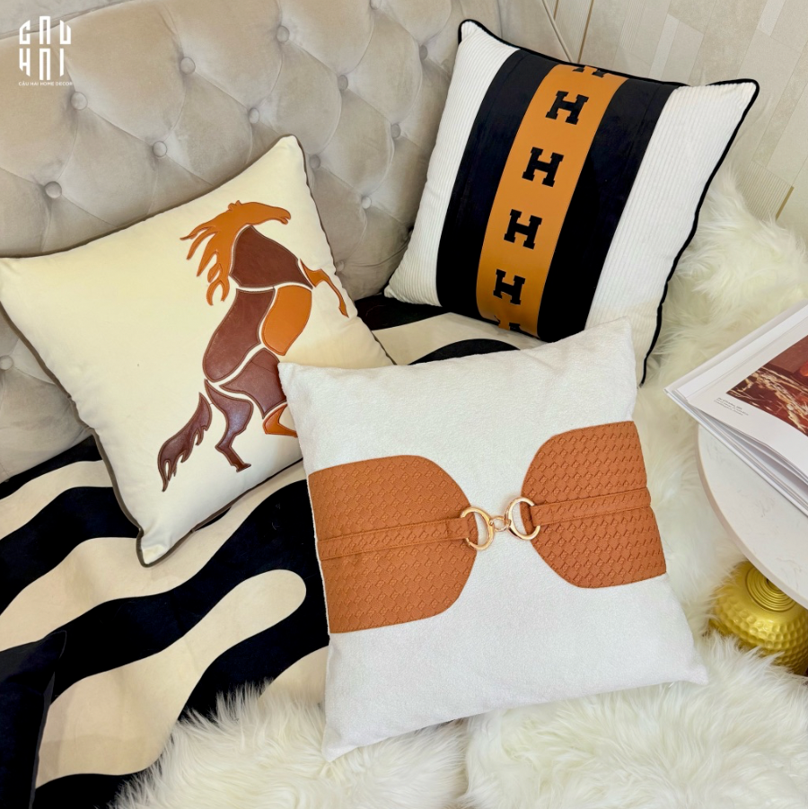 VỎ GỐI THÊU LEATHER TROT - CẬU HAI HOME DECOR