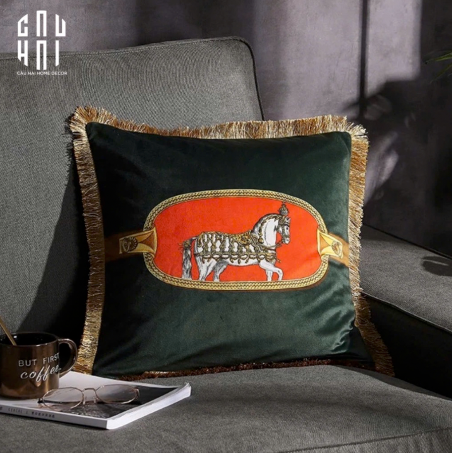 VỎ GỐI ÉMERAUDE CHEVAL 45. - CẬU HAI HOME DECOR